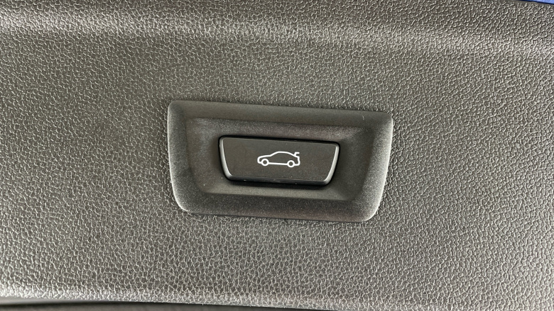 BMW iX 240kW xDrive40 M Sport 76.6kWh 5dr Auto Electric Estate